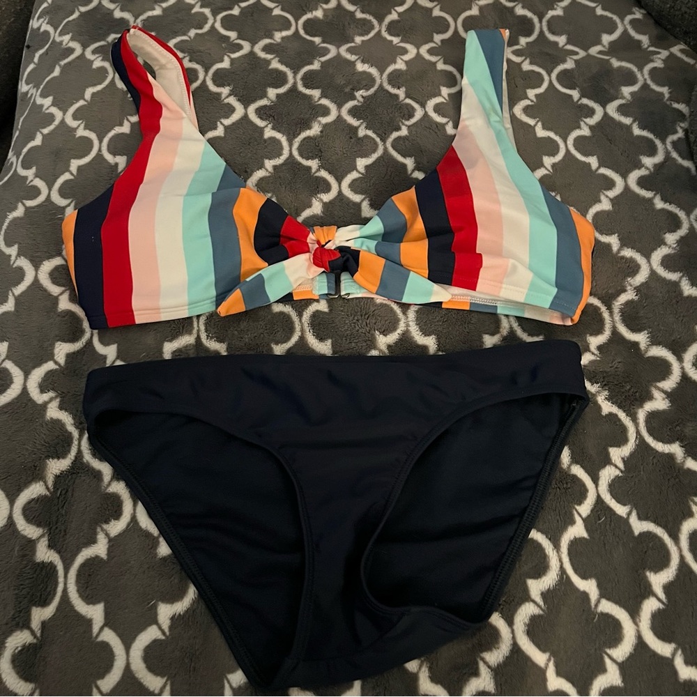 Hollister 2 piece Striped & Solid bikini top medium bottoms small